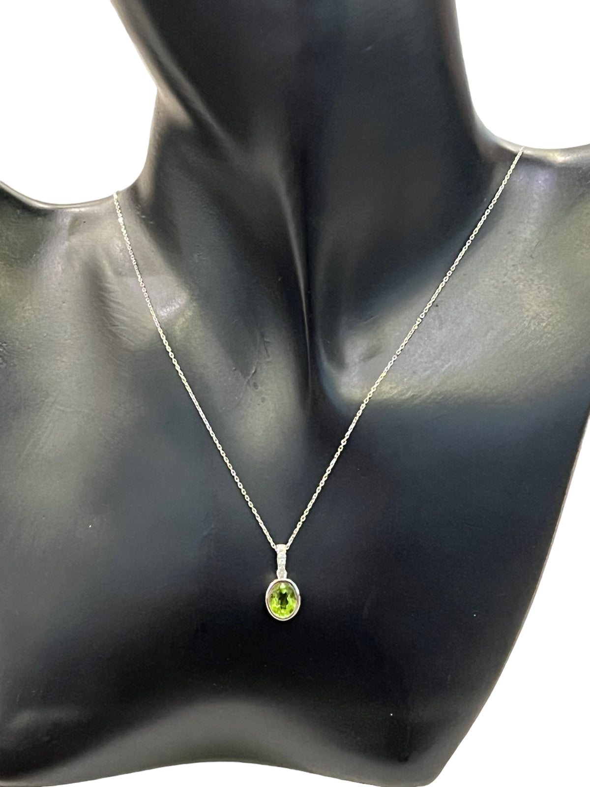 14K White Gold 1.35cttw Peridot and 0.06cttw Diamond Necklace - 18 Inches