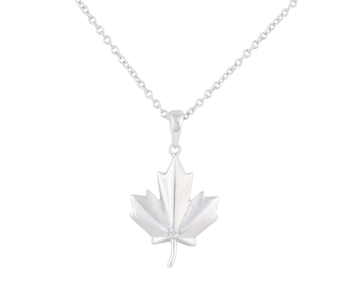 925 Sterling Silver 0.015cttw Canadian Diamond Maple Leaf Pendant
