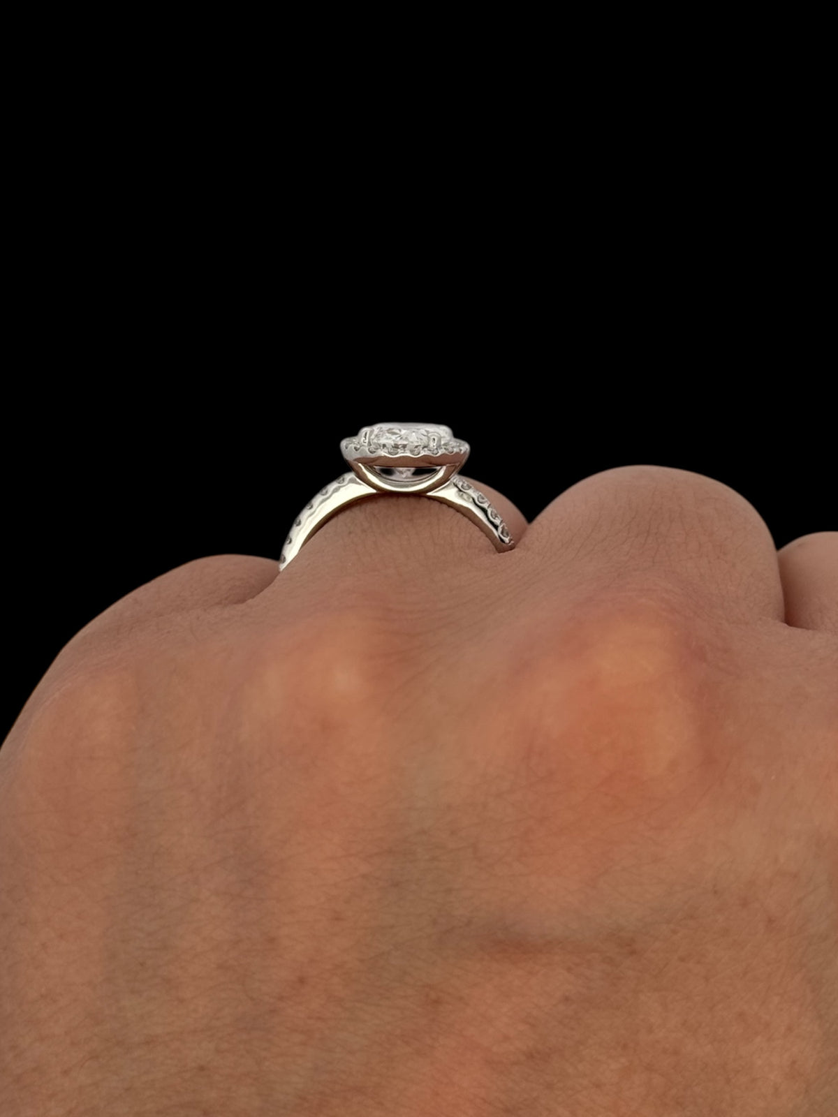 14K White Gold Lab Grown Oval Diamond Engagement Ring