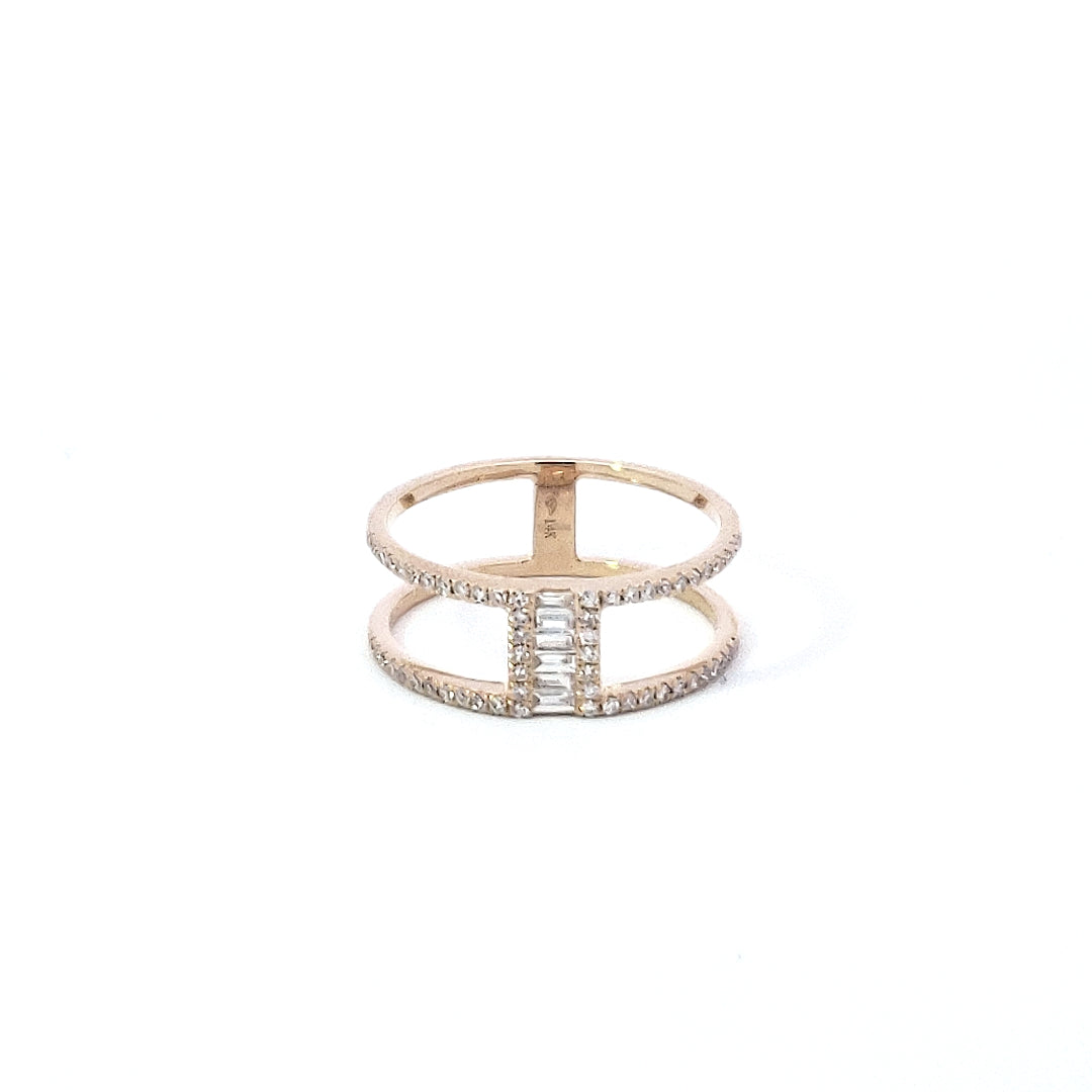 14K Yellow Gold Baguette and Round Brilliant Cut Diamond Ring