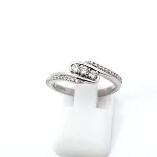 Anillo de diamantes de 0,20 quilates en oro blanco de 10 quilates