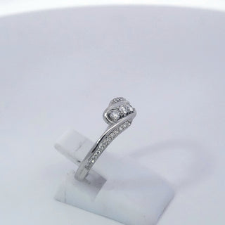 Anillo de diamantes de 0,20 quilates en oro blanco de 10 quilates