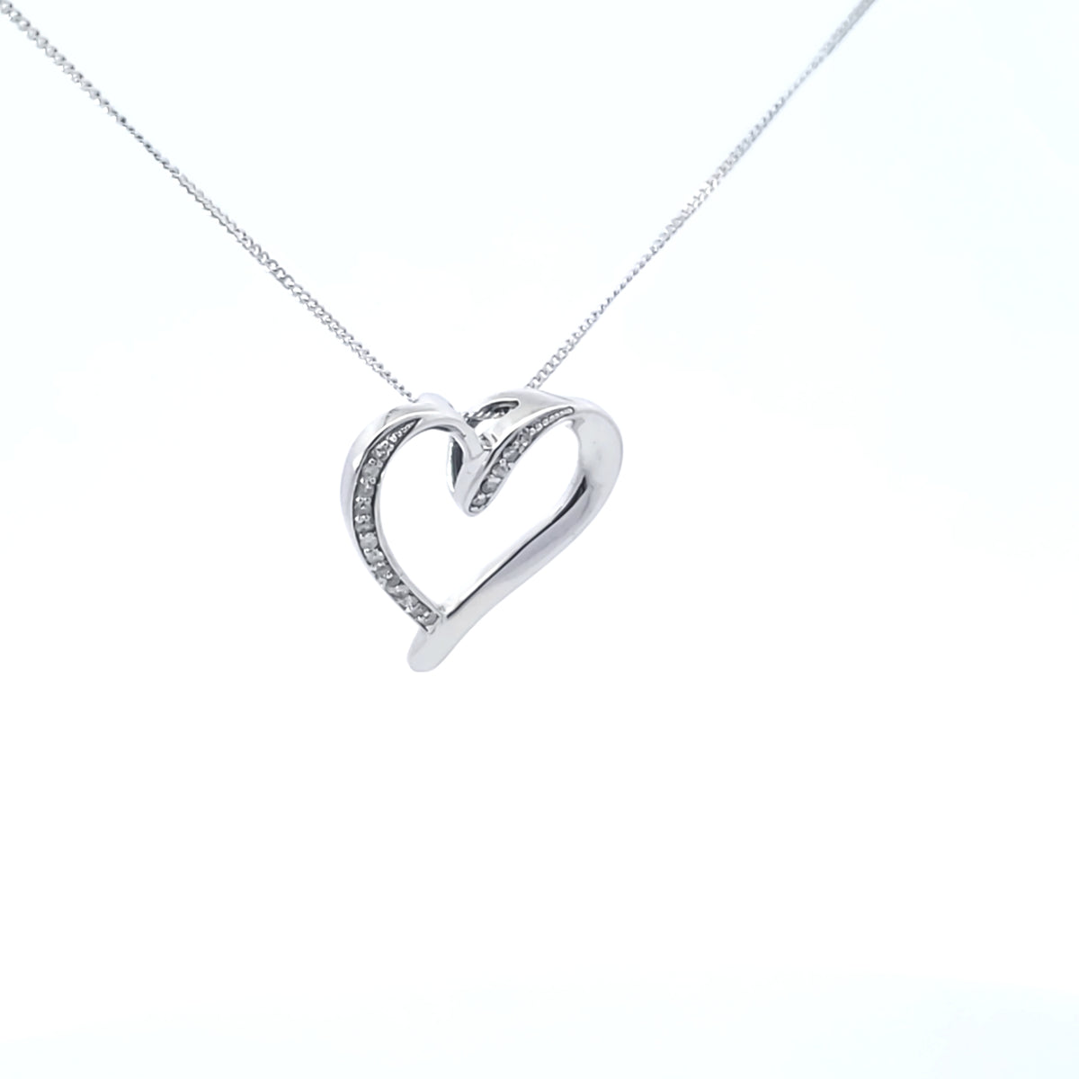 10K White Gold 0.065 cttw Diamond Heart Pendant, 18&quot;