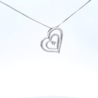 Colgante en forma de corazón con diamantes de 0,02 quilates en oro blanco de 10 quilates, 18"