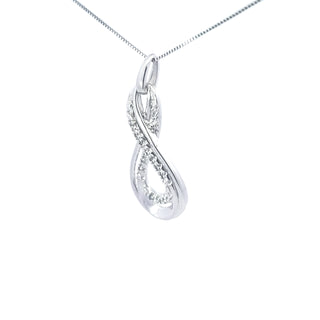 Colgante de diamantes de 0,05 quilates en oro blanco de 10 quilates, 18"
