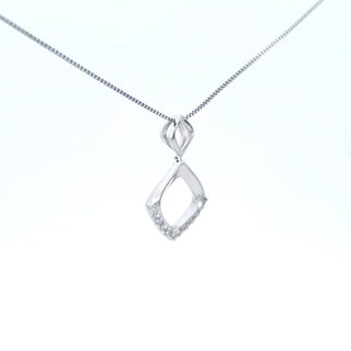 Colgante de diamantes de 0,11 quilates en oro blanco de 10 quilates, 18"