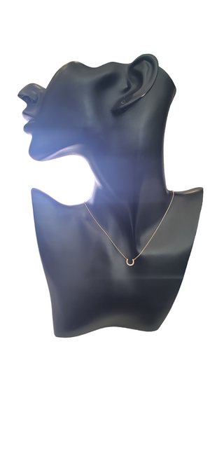 Colgante de herradura de diamantes en oro amarillo de 14 quilates, 18"