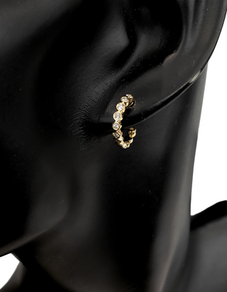 Aretes Huggie / tipo argolla con diamantes de 0,19 quilates en oro amarillo de 14 quilates