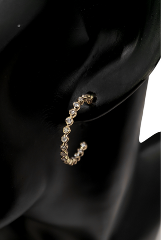 Aretes de diamantes de 0,35 quilates en oro amarillo de 14 quilates
