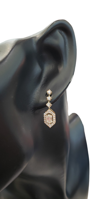 Aretes de diamantes de 0,73 quilates en oro amarillo de 14 quilates