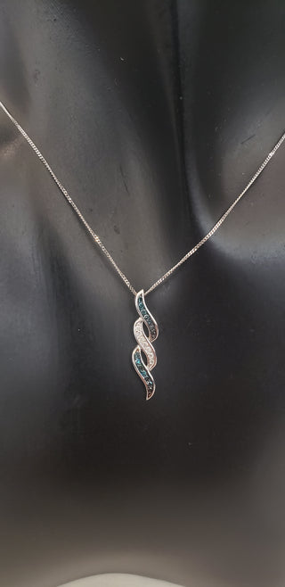 Colgante de diamante azul de 0,114 quilates en oro blanco de 10 quilates, 18"