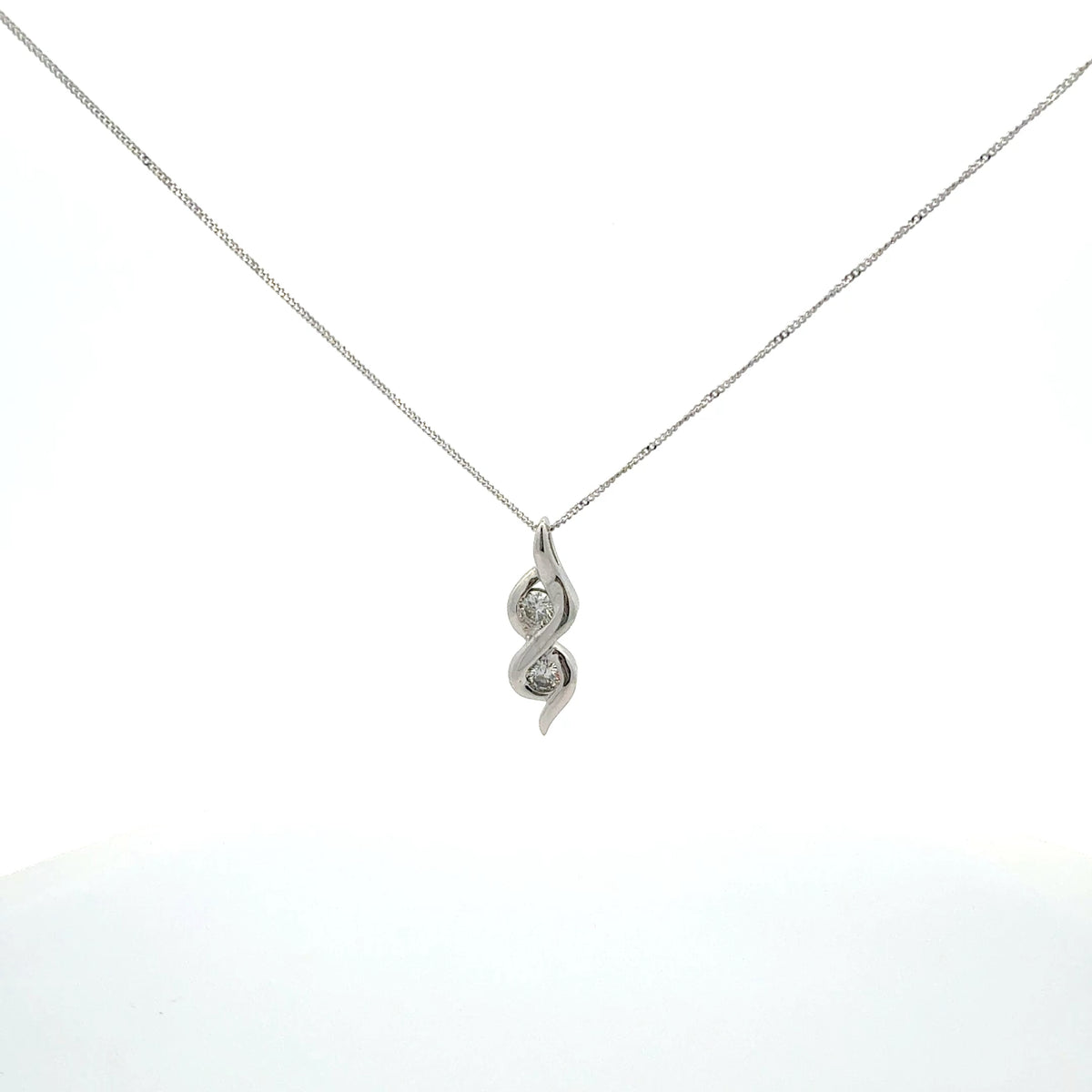 10K White Gold 0.20cttw Diamond Necklace