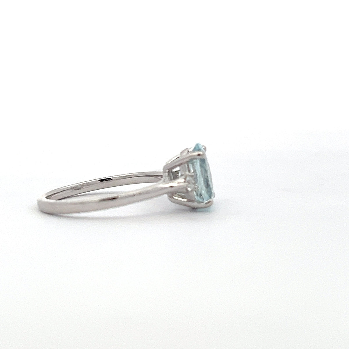 14K White Gold Aquamarine and 0.10cttw Canadian Diamond Ring