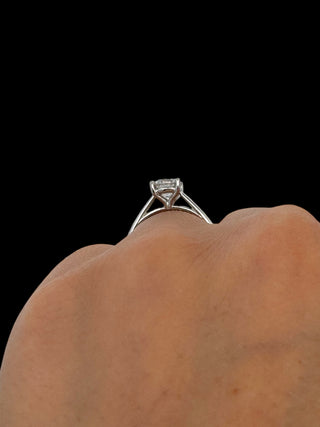 Anillo de diamantes de cuatro garras de corte brillante redondo de 0,50 a 3,00 quilates cultivado en laboratorio de 14 quilates