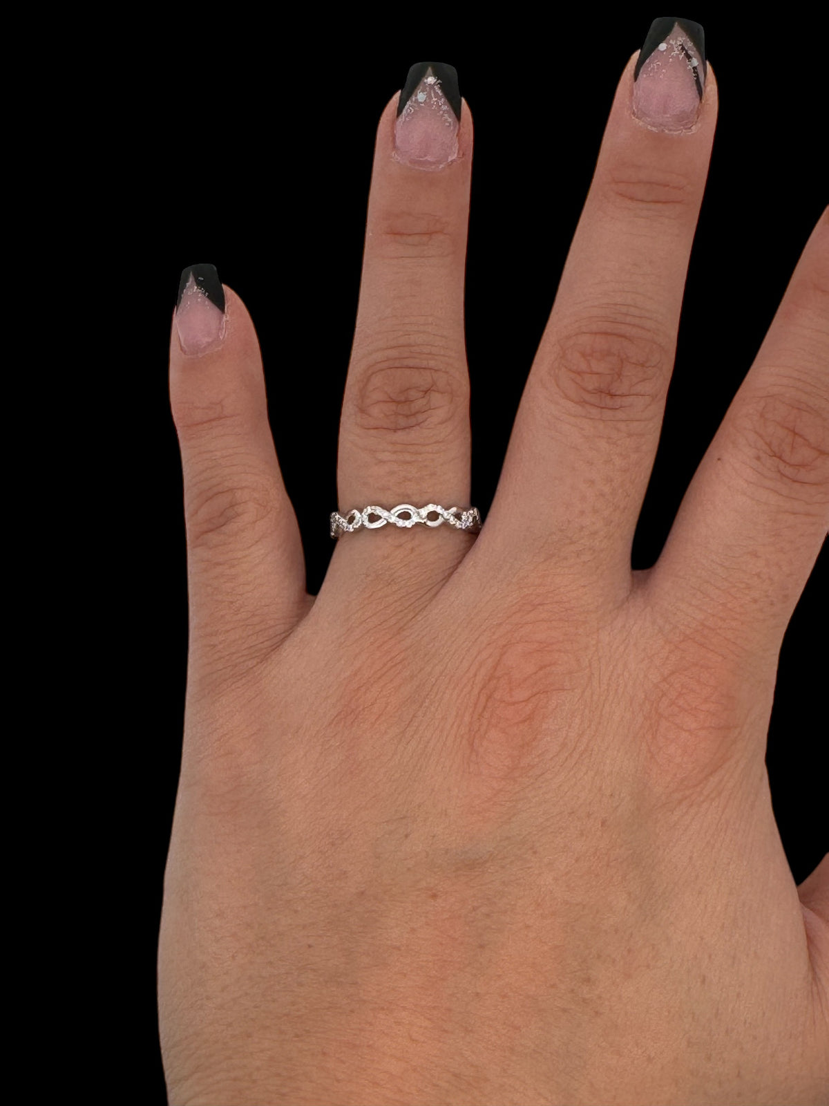 10K White Gold 0.15cttw Diamond Infinity Ring