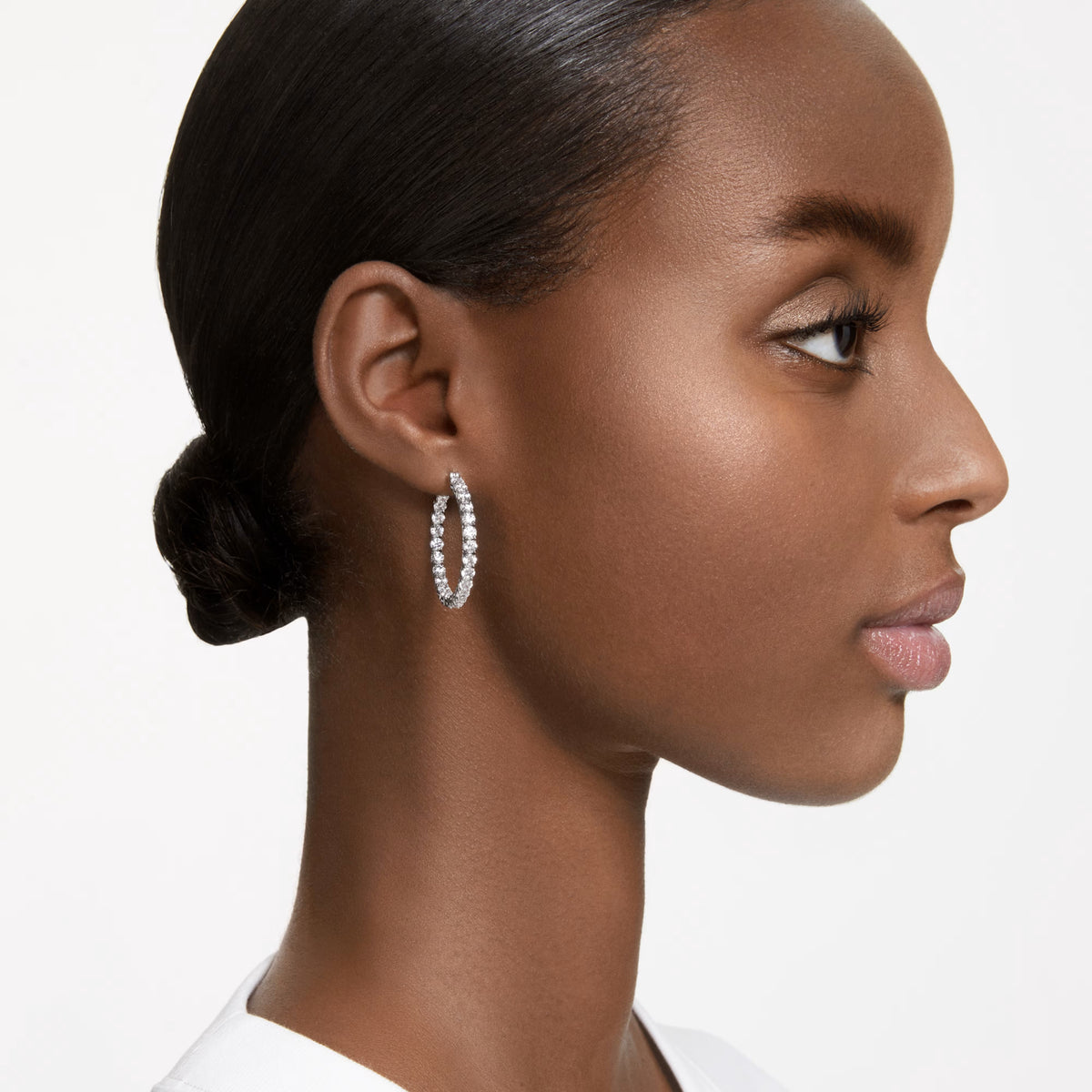 Pendientes de aro Swarovski Matrix, Talla redonda, Blanco, Baño de rodio - 5647715 