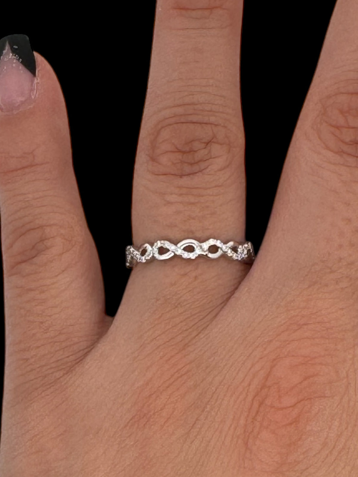 10K White Gold 0.15cttw Diamond Infinity Ring