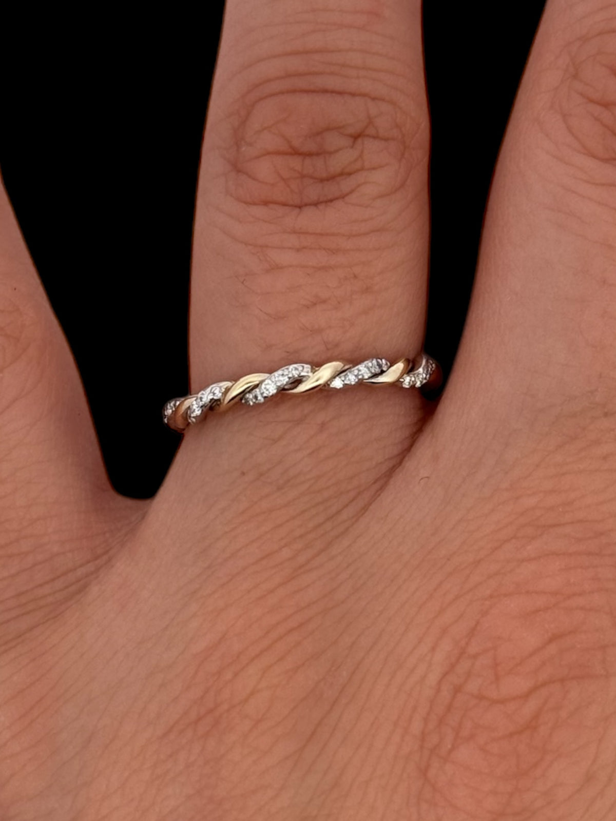 10K White and Yellow Gold 0.11 cttw Diamond Ring