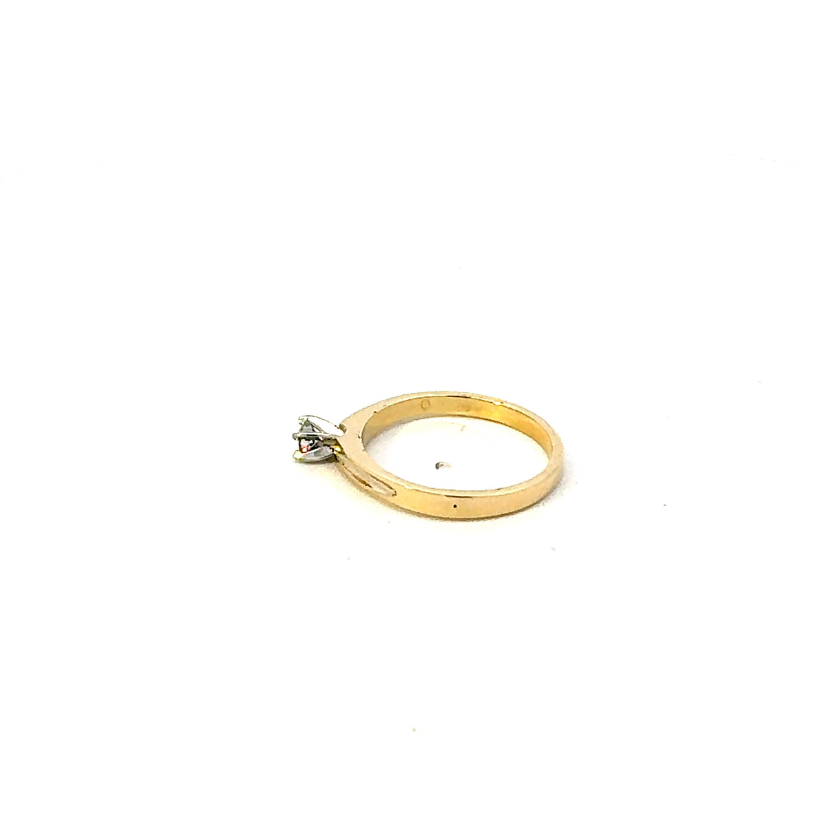 10K 0.12cttw Lab Grown Diamond Ring