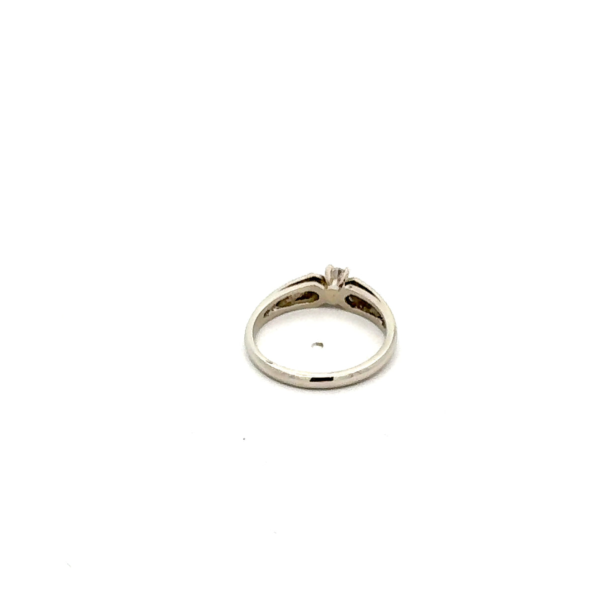 10K 0.12cttw Lab Grown Diamond Ring