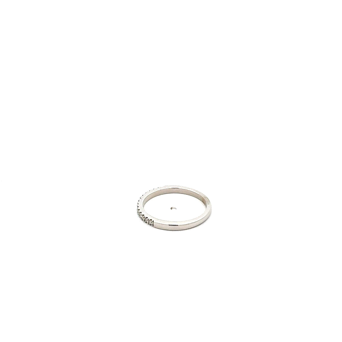 14K White Gold 0.15cttw Diamond Band, Size 6