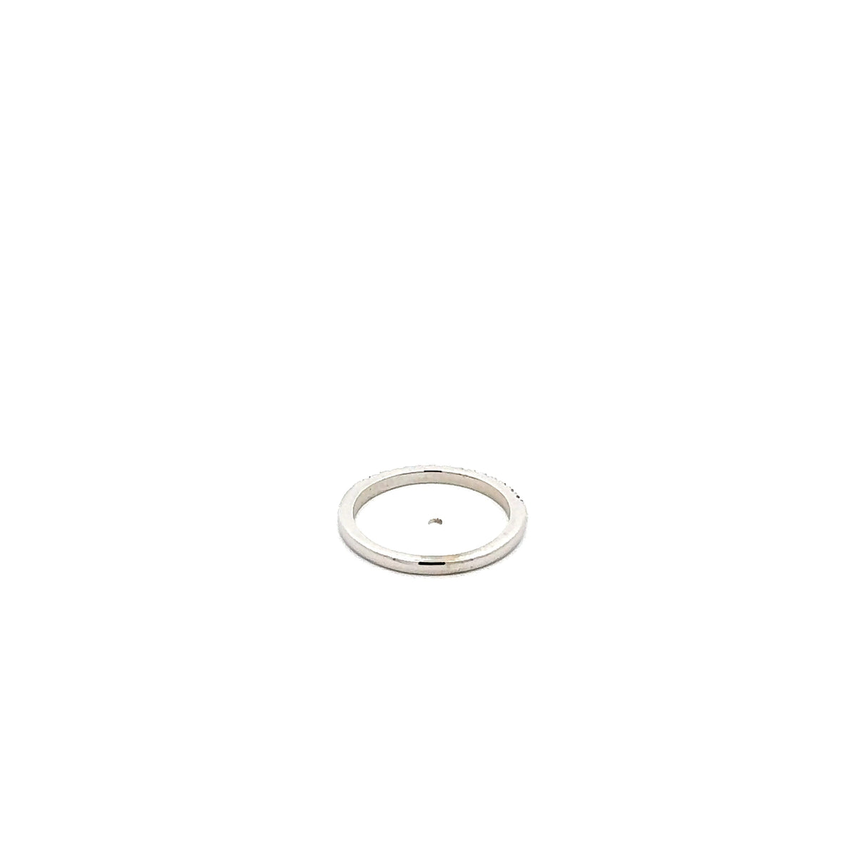 14K White Gold 0.15cttw Diamond Band, Size 6