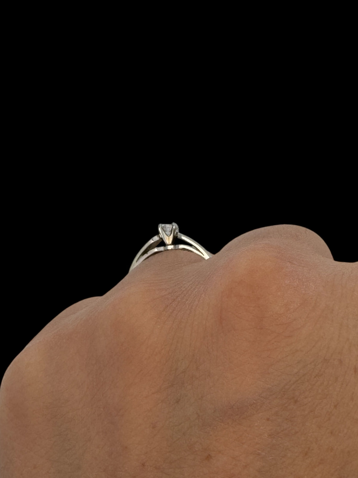 10K 0.17cttw Lab Grown Diamond Ring