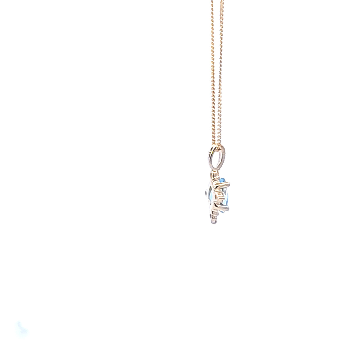 10K Yellow Gold Aquamarine and Diamond Necklace, 18&quot;