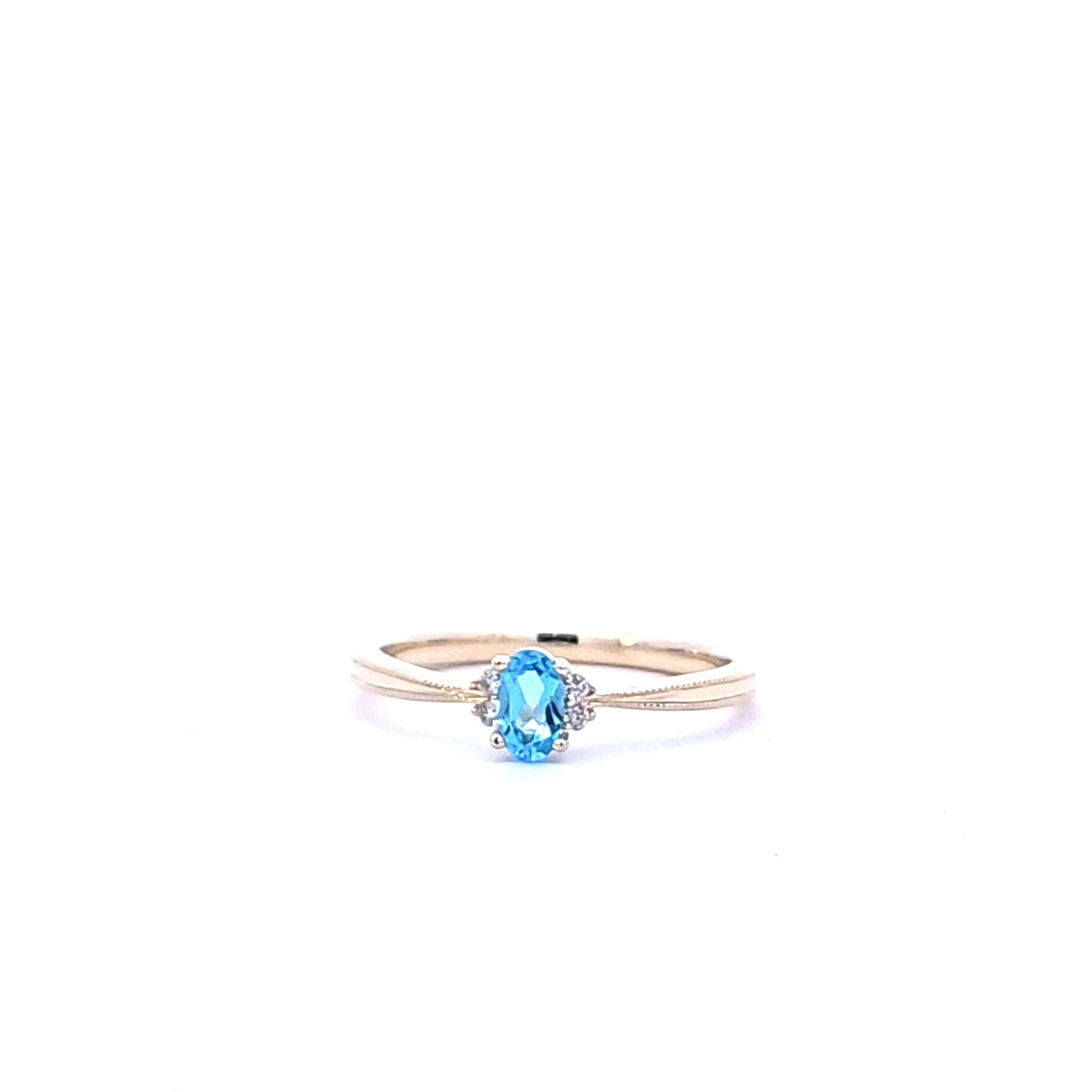 10K Yellow Gold 0.16cttw Blue Topaz and 0.03cttw Diamond Ring - 4.5 /
