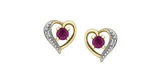 Aretes con forma de corazón de diamantes y rubíes en oro amarillo de 10 quilates