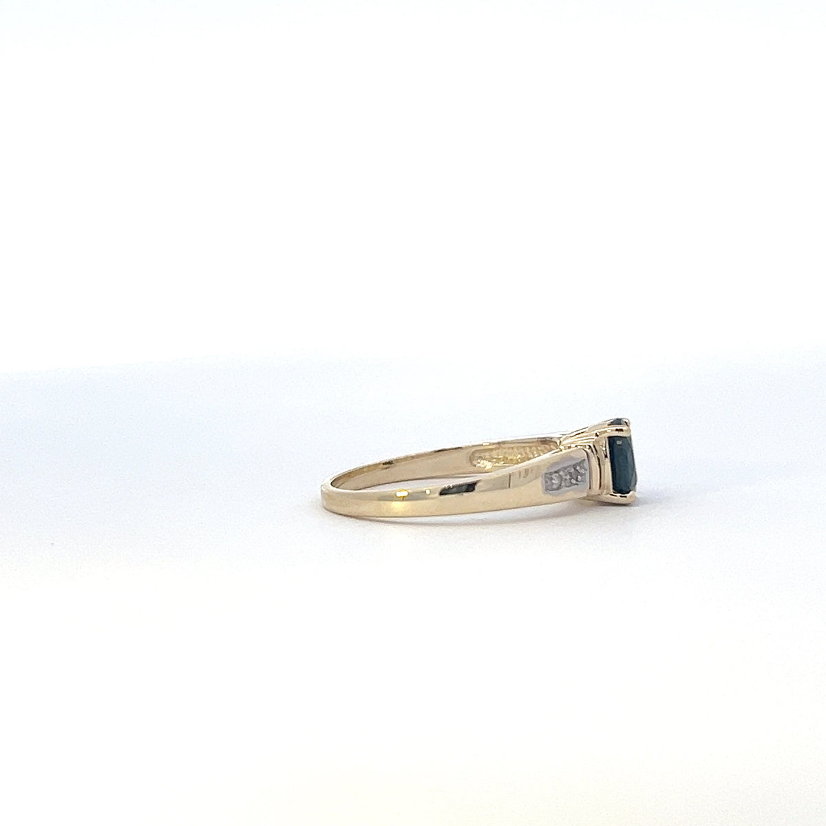 10K Yellow Gold Sapphire & Diamond Ring