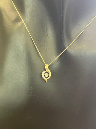 Colgante de oro amarillo de 10 quilates con diamantes de 0,05 quilates en total, 18"