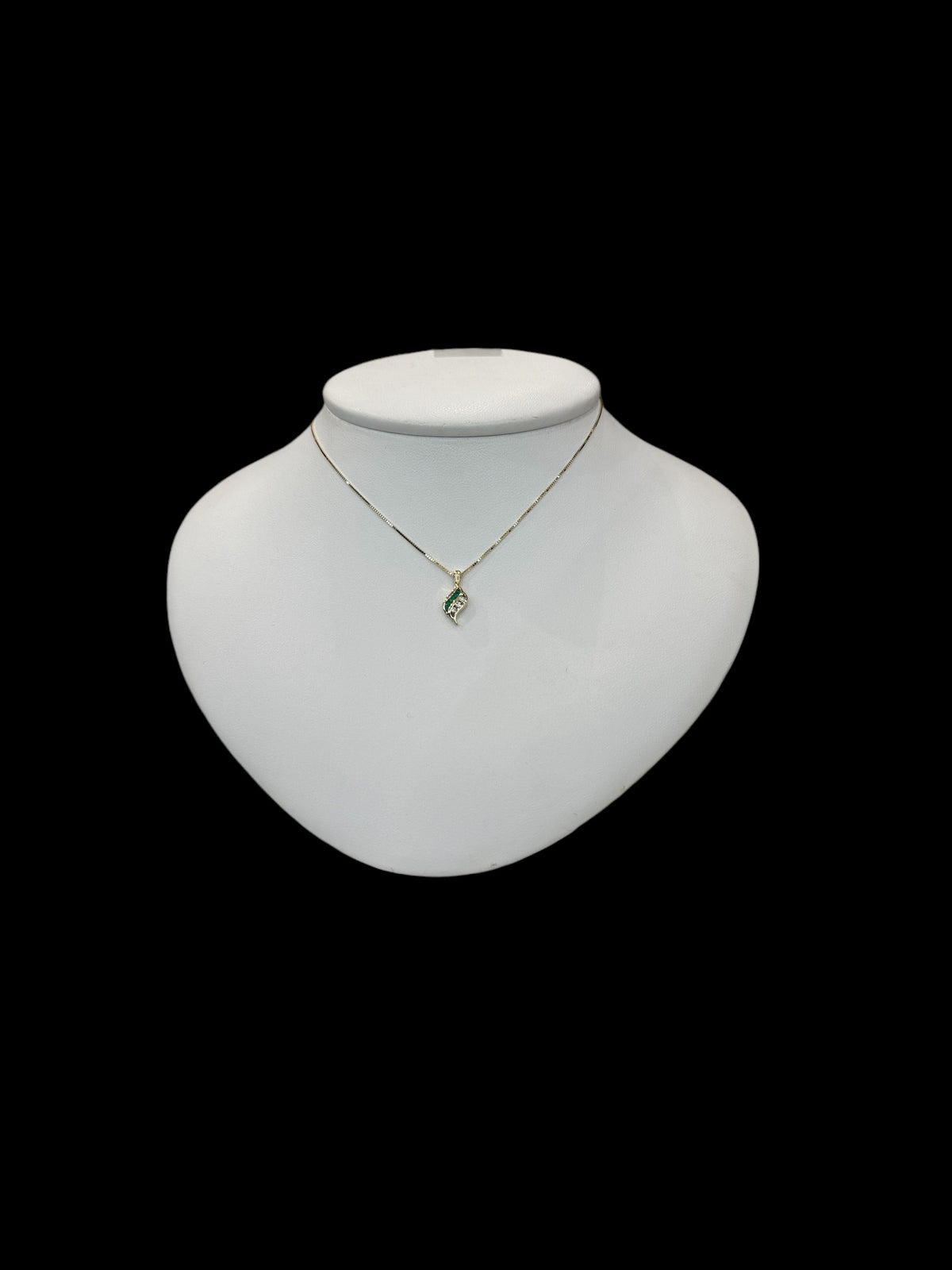 10K Yellow Gold 0.045 cttw Diamond and Emerald Pendant, 18&quot;