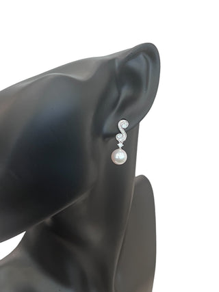 Aretes de oro blanco de 14 quilates con perlas cultivadas de 8 mm y diamantes de 0,66 quilates