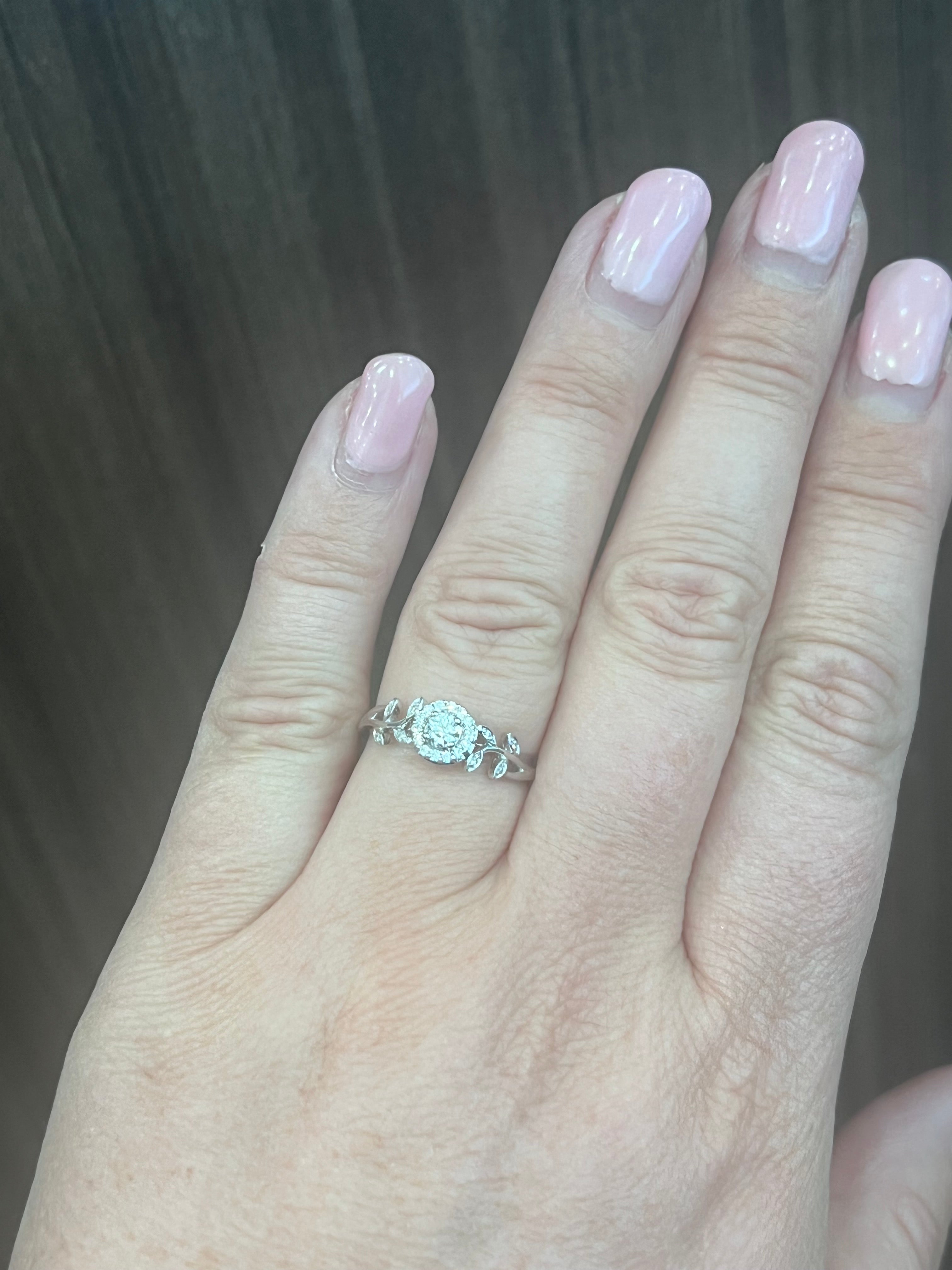 10K White Gold 0.25cttw Canadian Diamond Ring - / 4.5