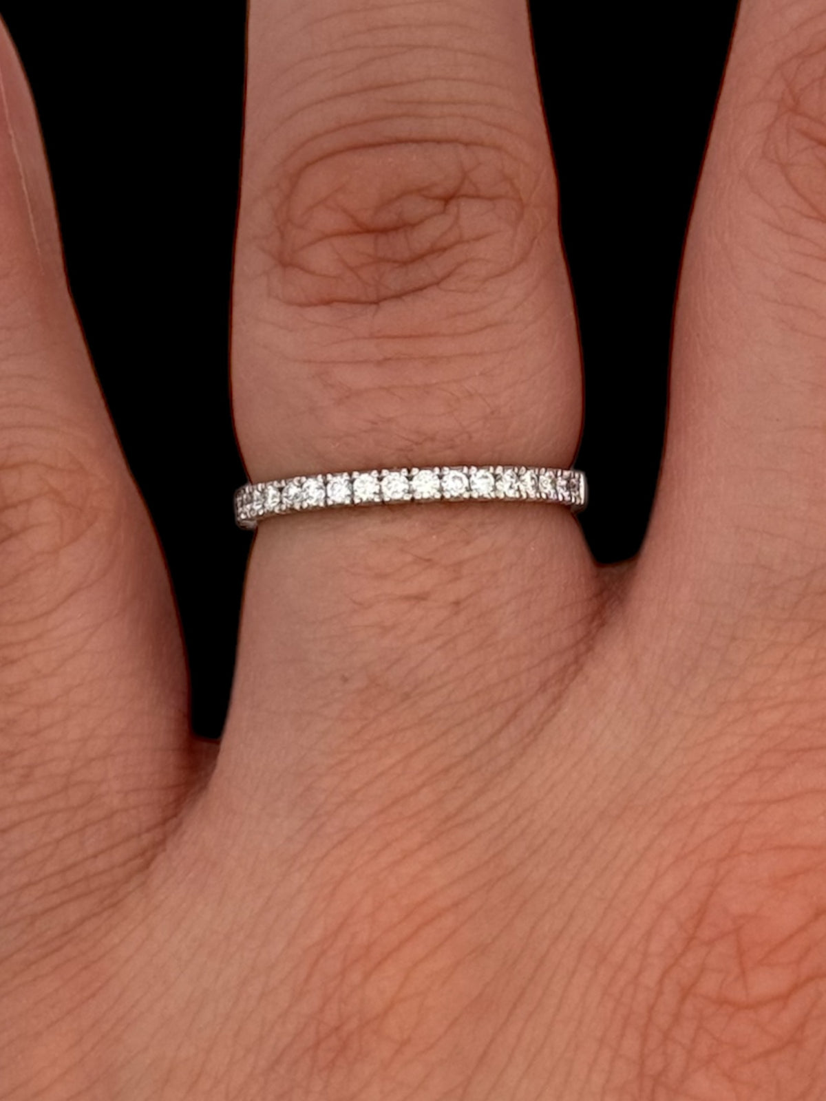 14K White Gold 0.20cttw Diamond Band, Size 6