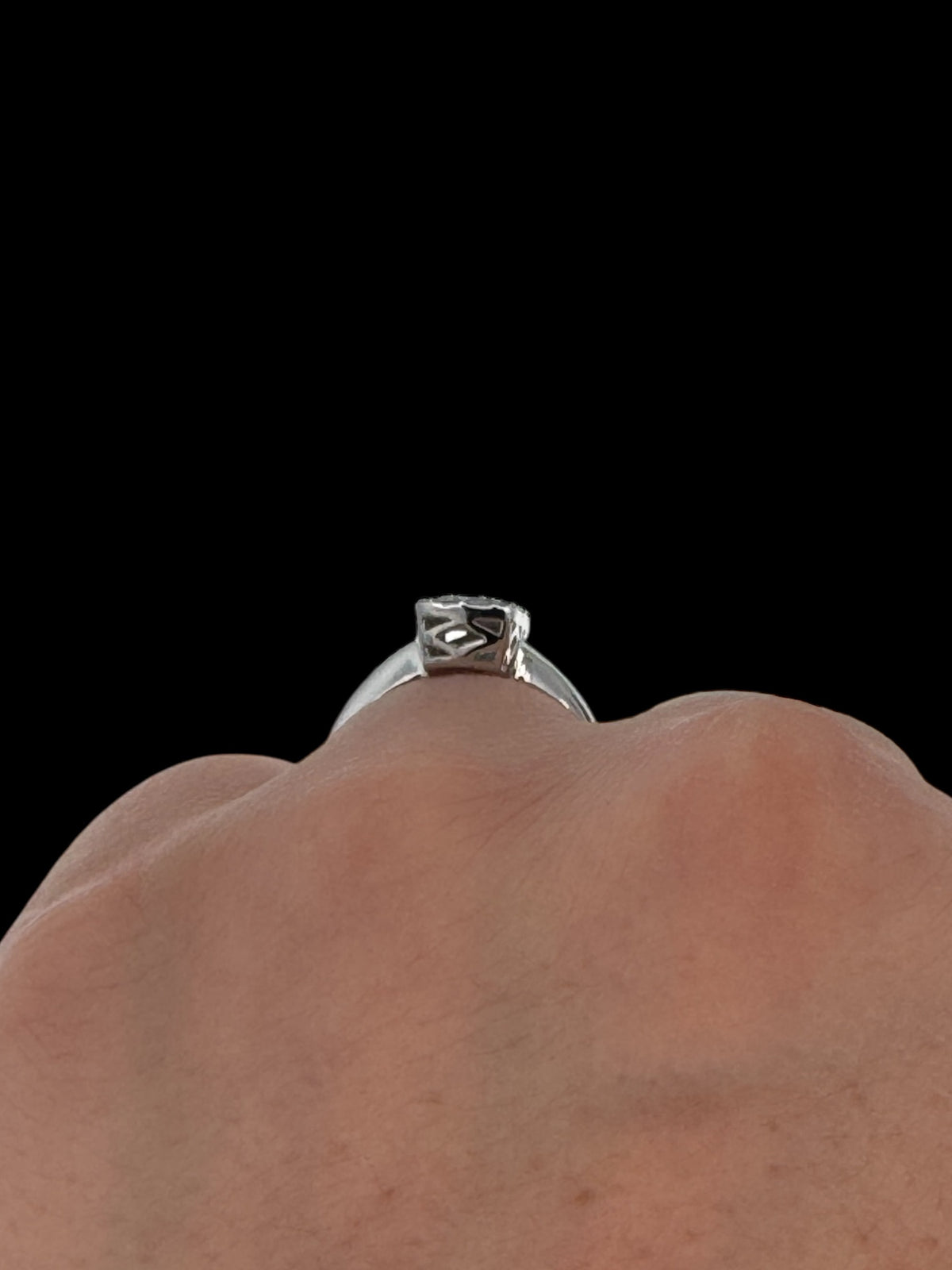 14K White Gold 0.27 cttw White Diamond Ring