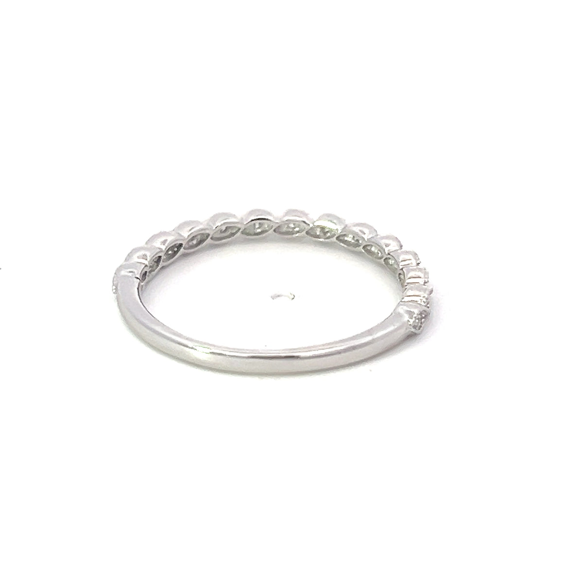 10K White Gold 0.07cttw Diamond Band