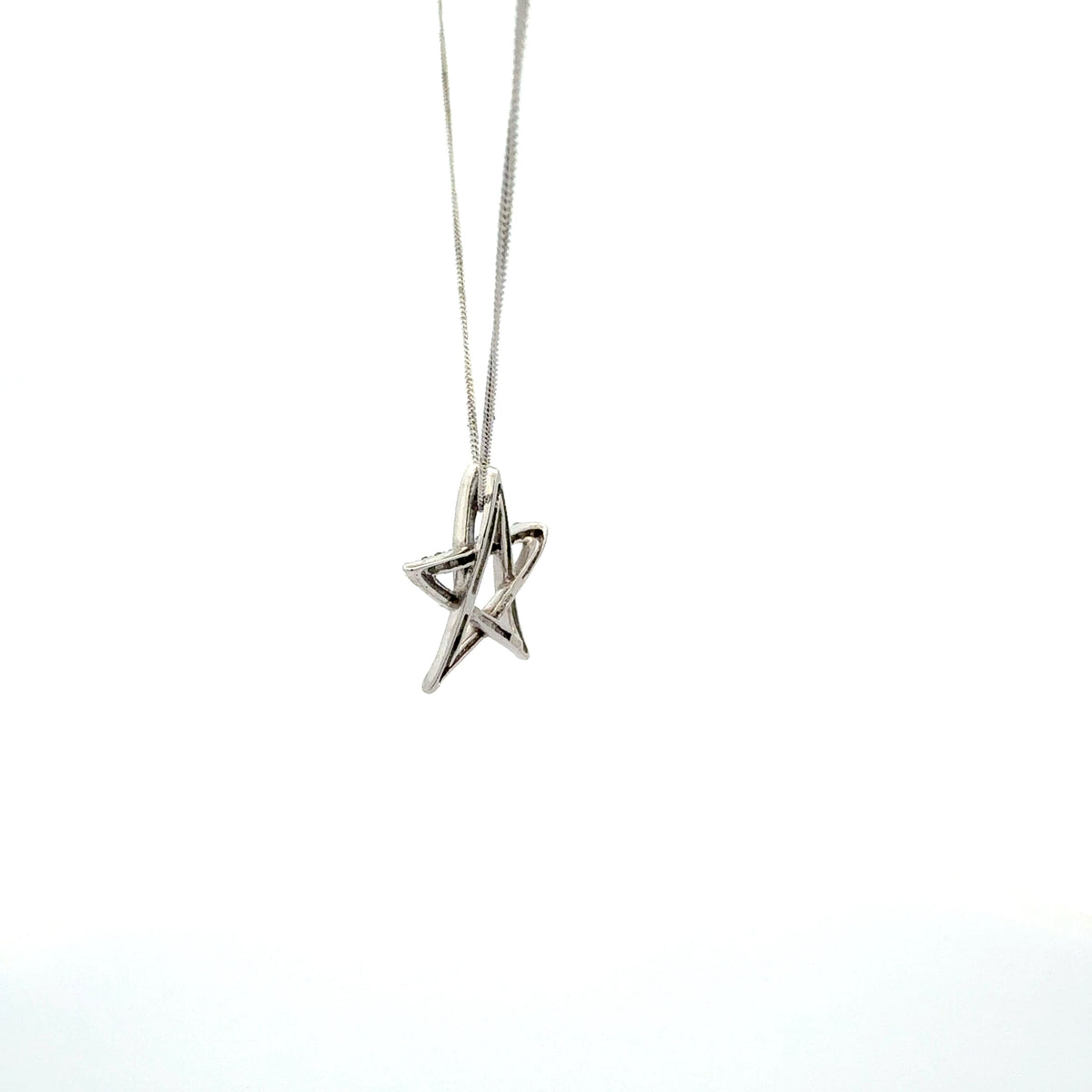 10k White Gold 0.081cttw Diamond Star Necklace