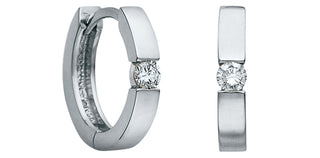 Pendientes tipo argolla con bisagras Huggie de diamantes de 0,10 quilates en oro amarillo de 10 quilates