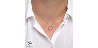 Colgante de eternidad con diamantes de 0,05 quilates en oro blanco de 10 quilates - 18"