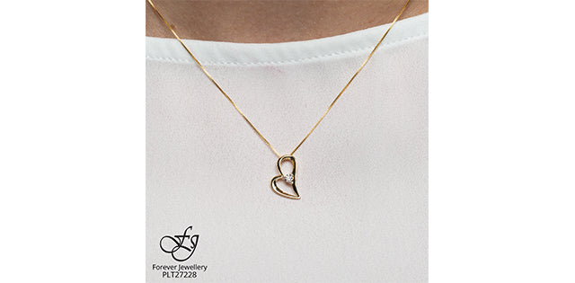 10K Yellow Gold 0.02cttw Diamond Heart Pendant, 18&quot;