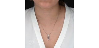 Sterling Silver 0.06cttw Diamond Leaf Pendant Necklace