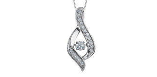 Colgante de oro blanco de 10 quilates con diamantes de 0,25 quilates en total, 18"