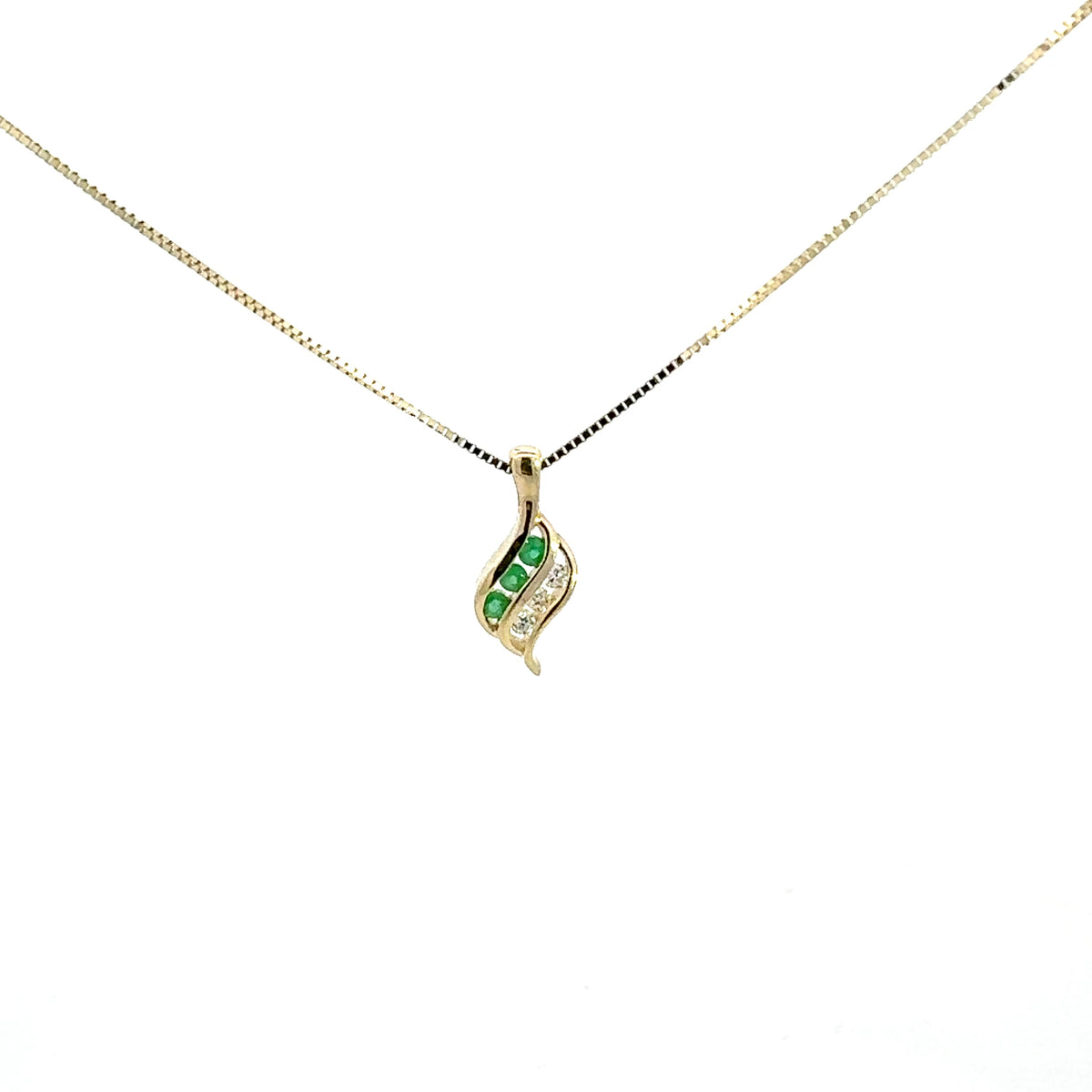 10K Yellow Gold 0.045 cttw Diamond and Emerald Pendant, 18&quot;