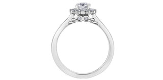 Anillo de compromiso con halo de diamantes canadienses de 0,58 quilates en oro blanco de 18 quilates y paladio