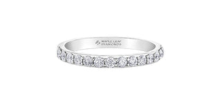 Banda de diamantes canadienses de oro blanco de 18 quilates de 0,20 quilates - talla 6,5