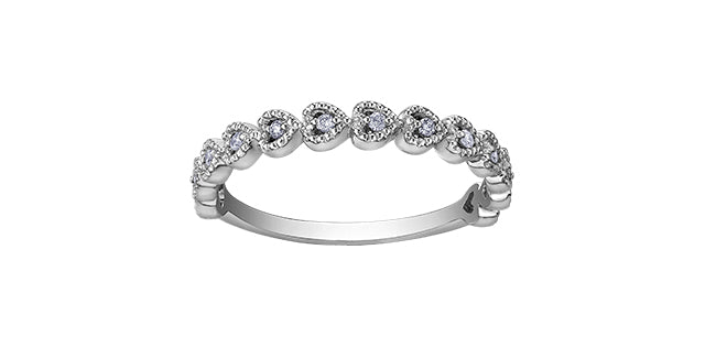 10K Gold Heart and 0.10cttw Diamond Ring