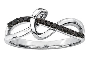 Anillo de oro blanco de 10 quilates con diamantes negros de 0,15 quilates