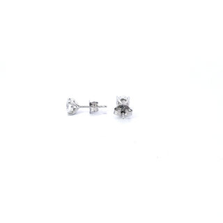 Aretes de oro blanco de 14 quilates con diamantes cultivados en laboratorio de 1,10 quilates